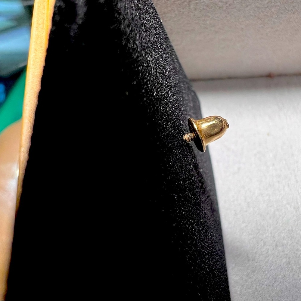 Single earring - Picture 2 of 3
